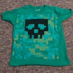 Simple skull on green background.